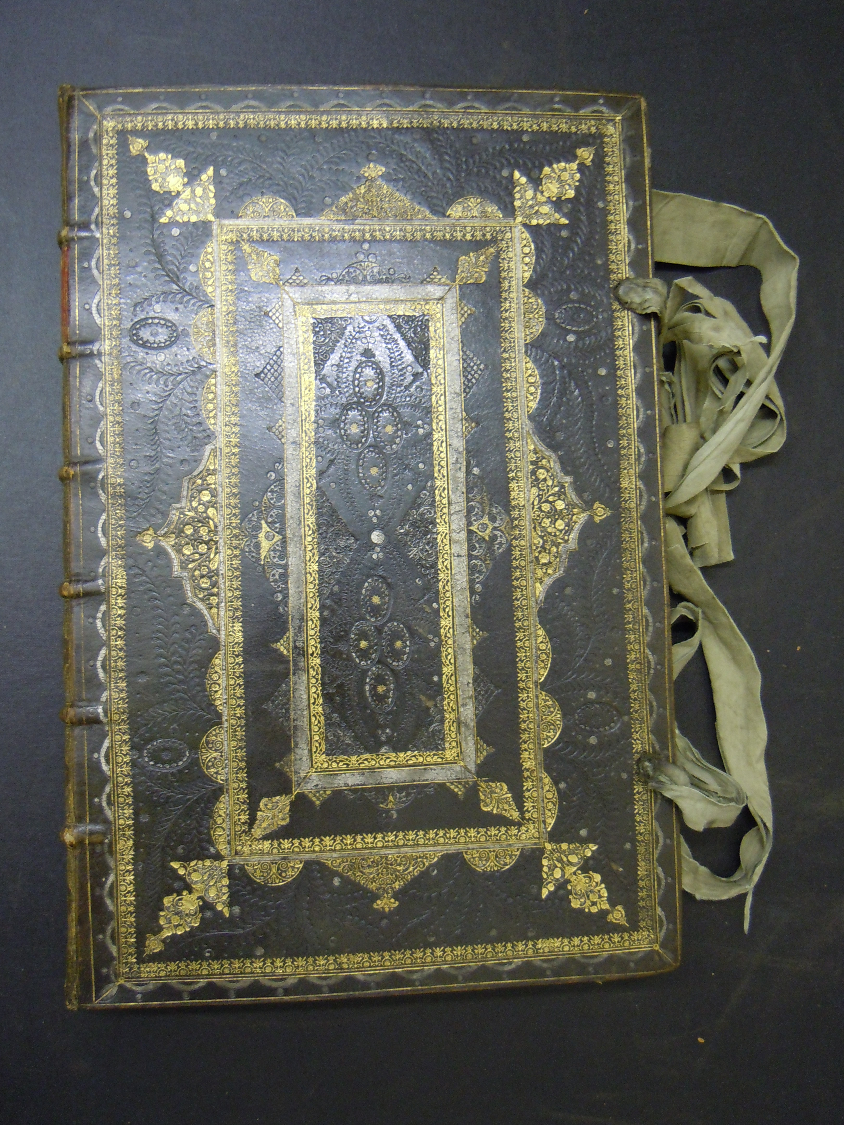 BT1.112.8, binding, The Book of Common Prayer (1669)